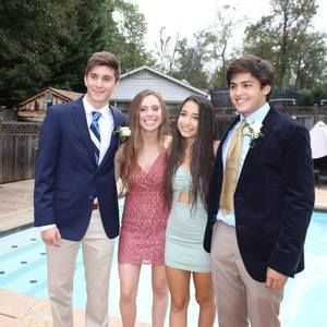 Meet your Posher, Paniz